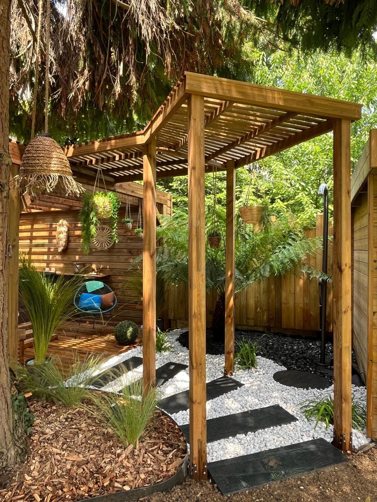 Pergola bois & pas japonais